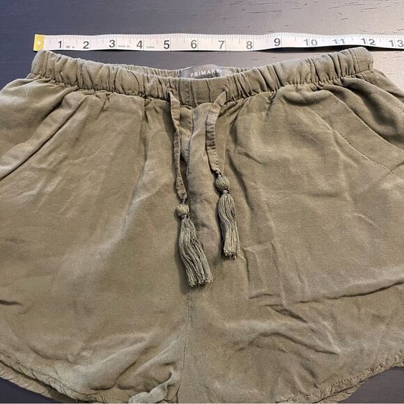 Primark Olive Army Green Cloth Elastic Waist Shorts Women’s Size 4 - Picture 5 of 6